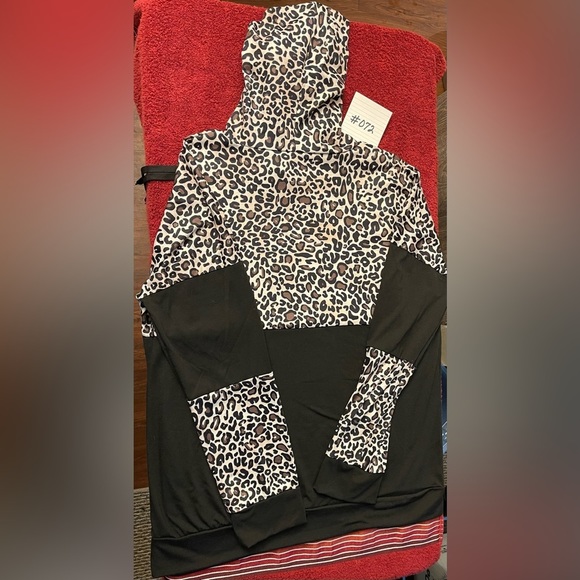 Leopard Print Hoodie - Women’s, NEVER WORN, Light Weight, Size XL, NWOT - Picture 2 of 2
